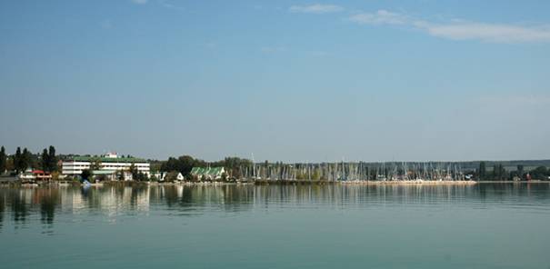 Balatonkenese, Marina Port